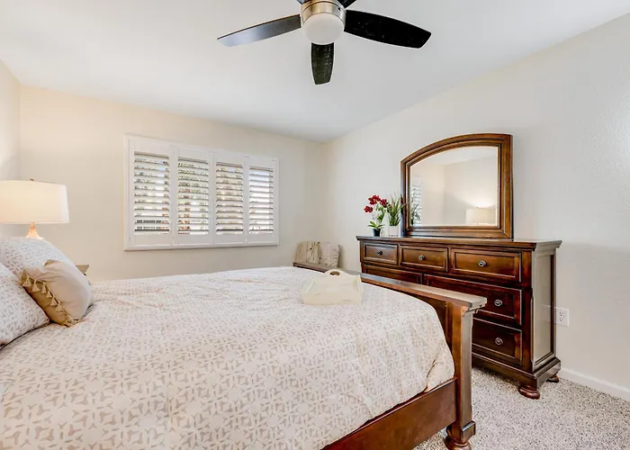 Sun City's Charmer Holiday home